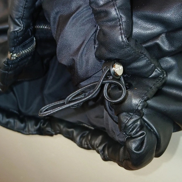 Bershka faux leather vest in black size medium - Picture 8 of 12